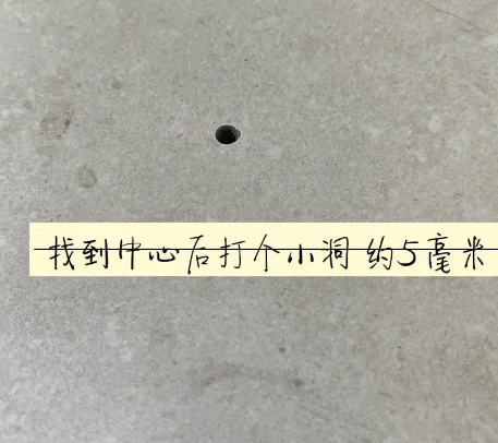 坡头瓷砖空鼓维修公司专业解答在瓷砖铺贴过程中，如果砂料搅拌不均匀，将会带来以下问题